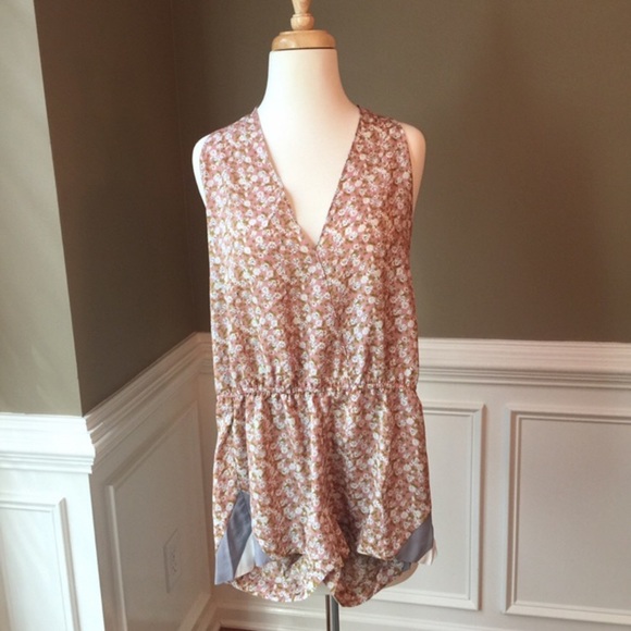 LAST ONE! Karen Zambos floral romper - Picture 2 of 6